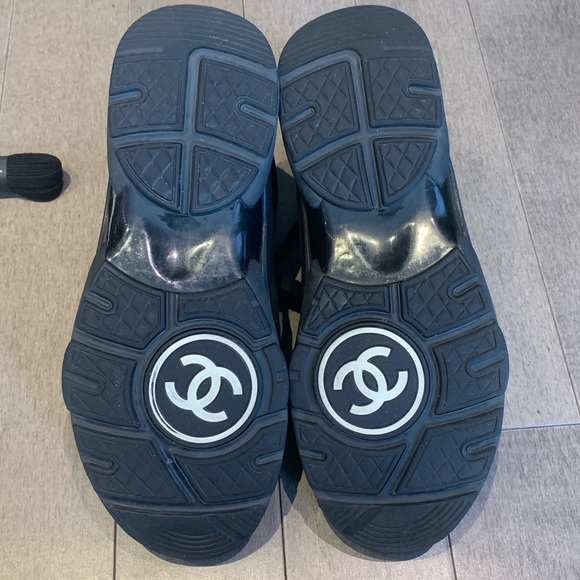 AUTHENTIC Chanel Black Calfskin & Mixed Fiber Sneakers G34360 Size 38. All black - Picture 7 of 14